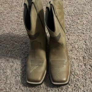 Ariat Boots- Boys size 5